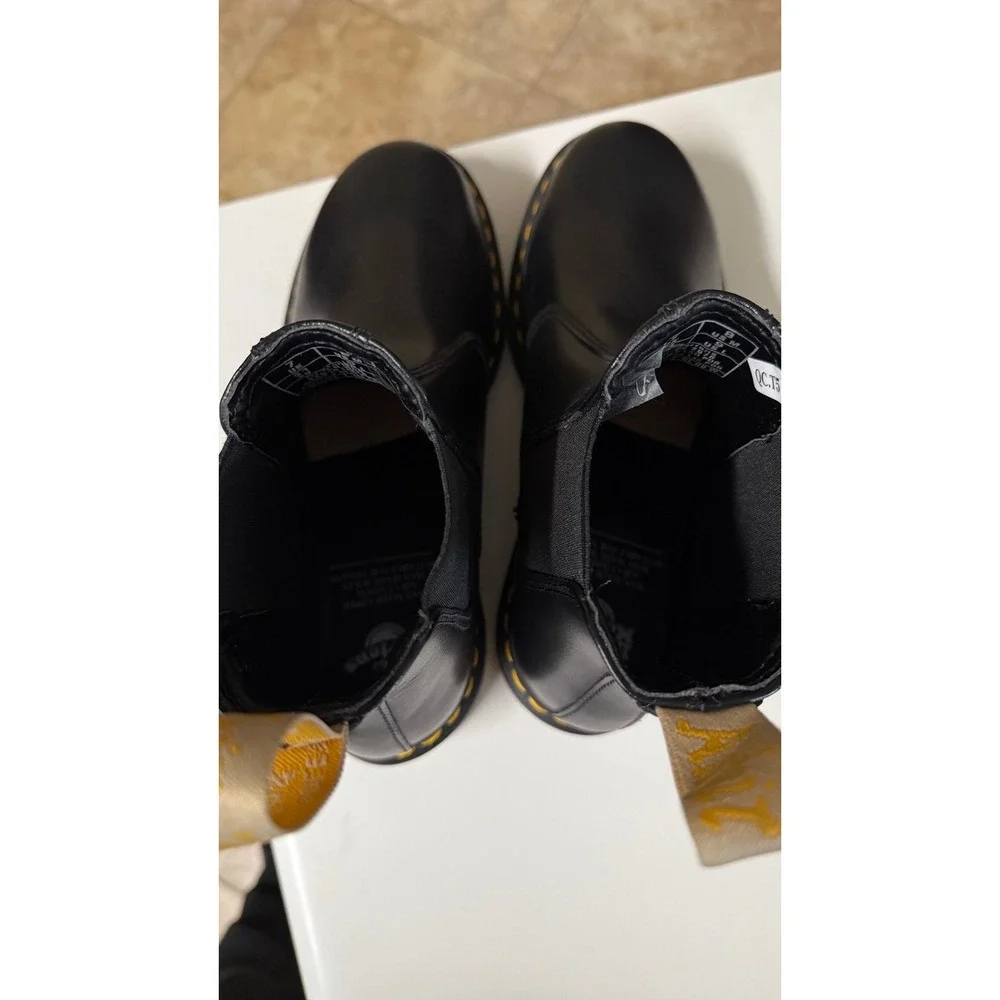 DR MARTENS 2976 SMOOTH LEATHER PLATFORM CHELSEA BLACK BOOTS SIZE 8 MENS/WOMENS 9